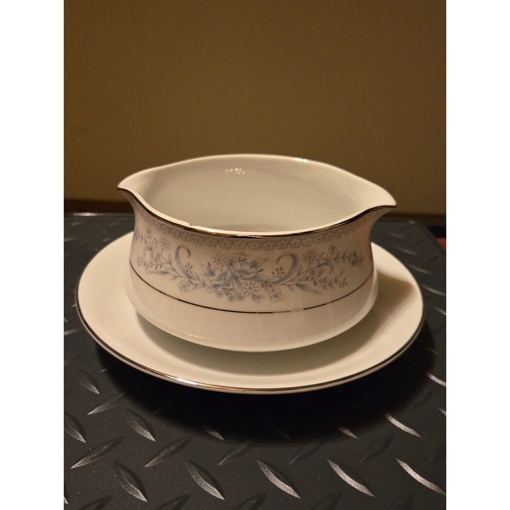 Mikasa Dresden Rose Gravy Boat Attached Underplate Fine China L9009 Japan Blue